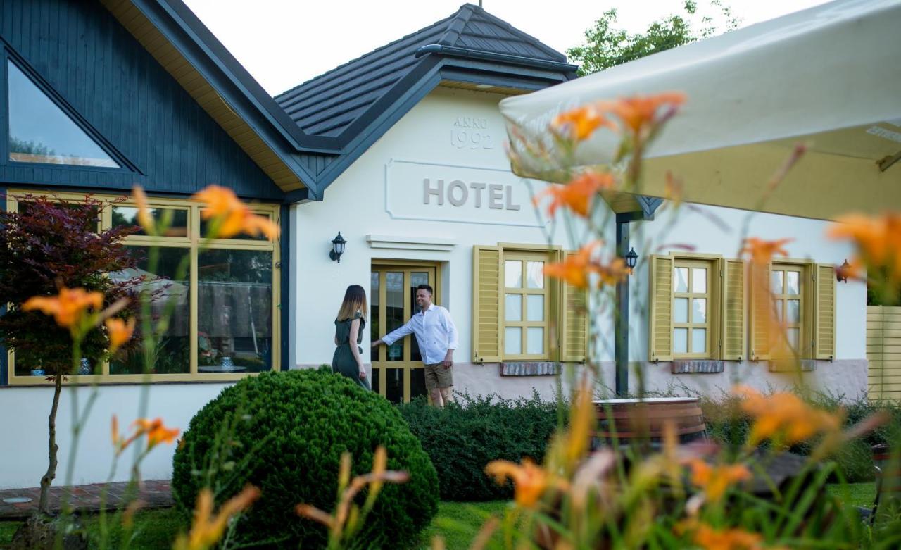 Hotel Vineyard Inn - Szoloskert Kanije Dış mekan fotoğraf
