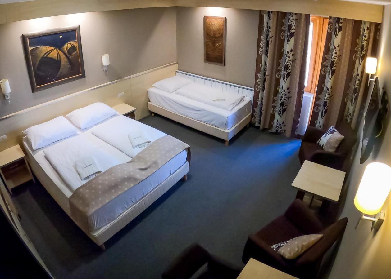 Hotel Vineyard Inn - Szoloskert Kanije Dış mekan fotoğraf