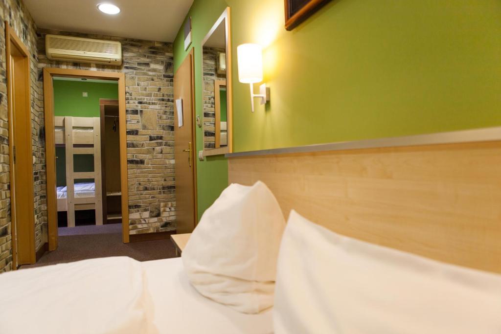 Hotel Vineyard Inn - Szoloskert Kanije Oda fotoğraf
