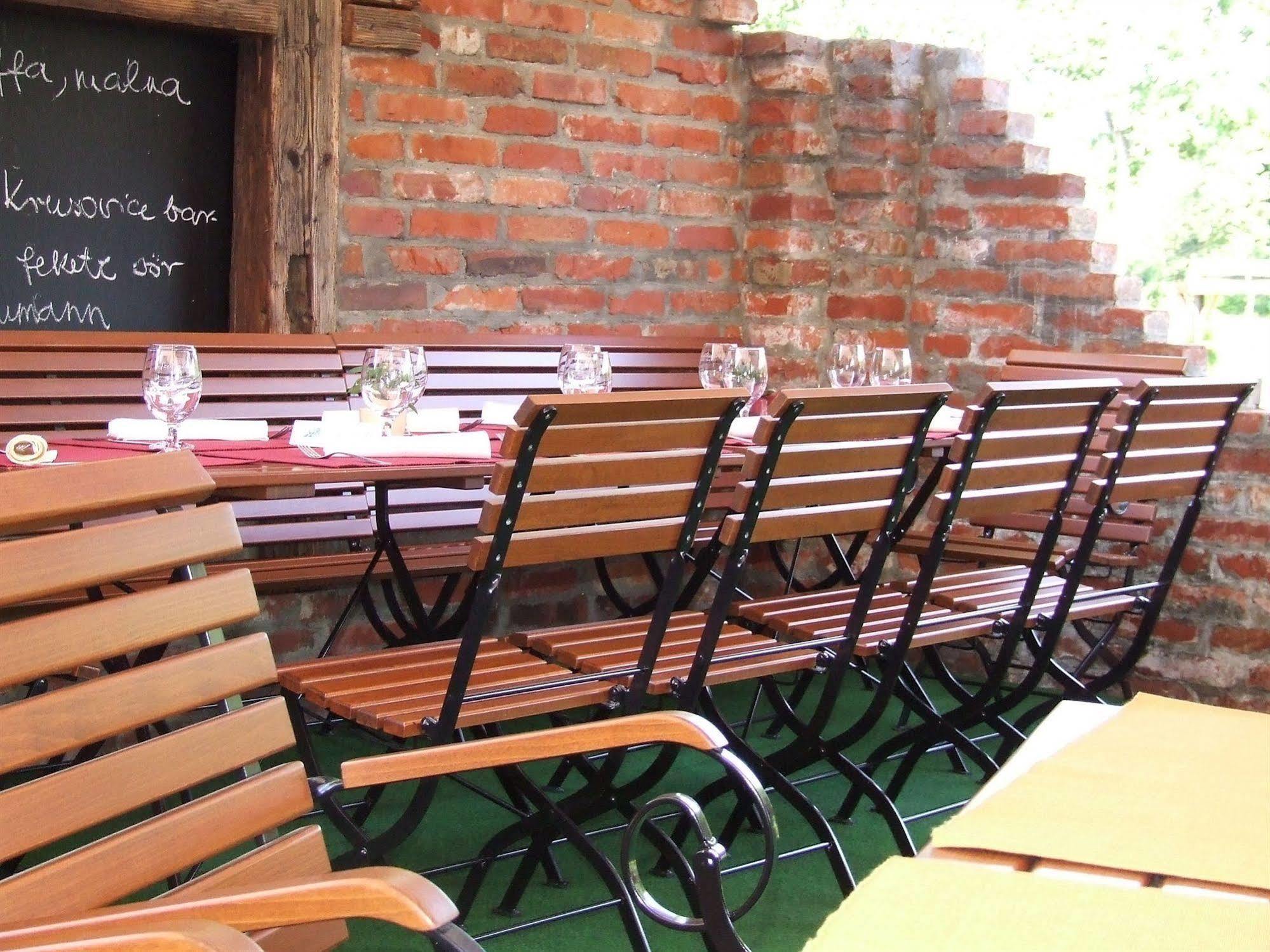 Hotel Vineyard Inn - Szoloskert Kanije Dış mekan fotoğraf