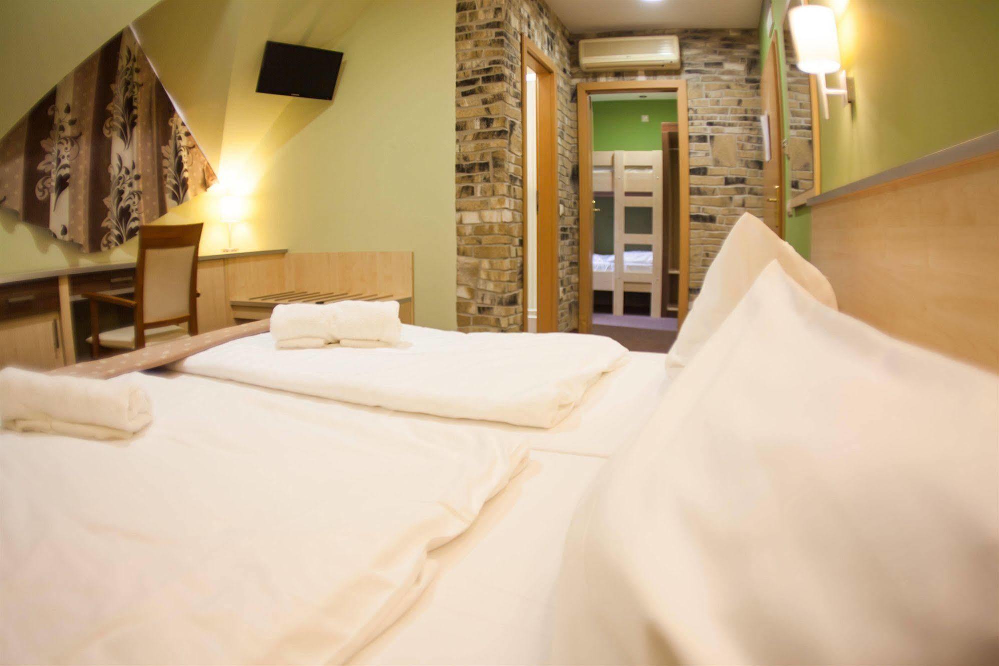 Hotel Vineyard Inn - Szoloskert Kanije Dış mekan fotoğraf