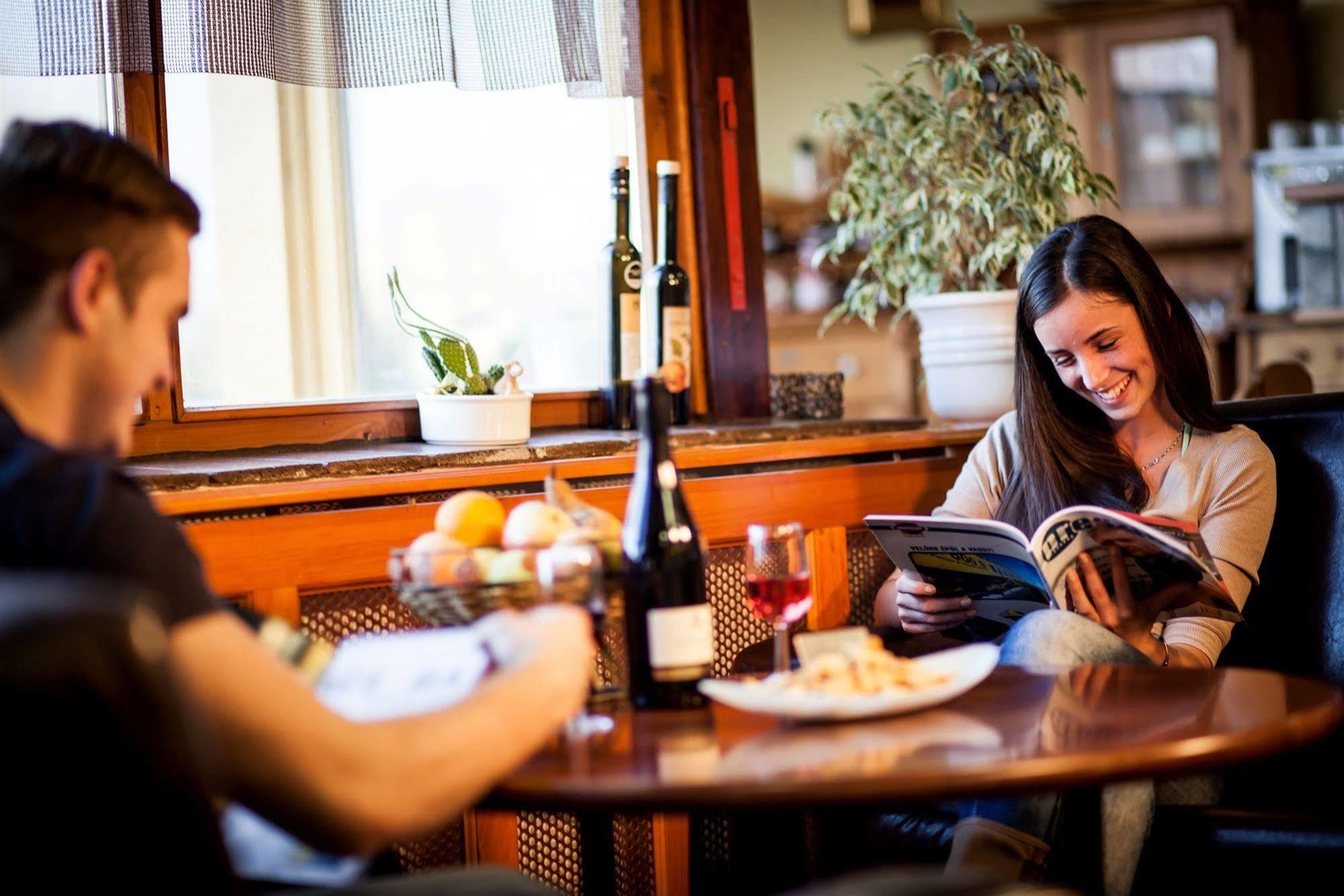 Hotel Vineyard Inn - Szoloskert Kanije Dış mekan fotoğraf